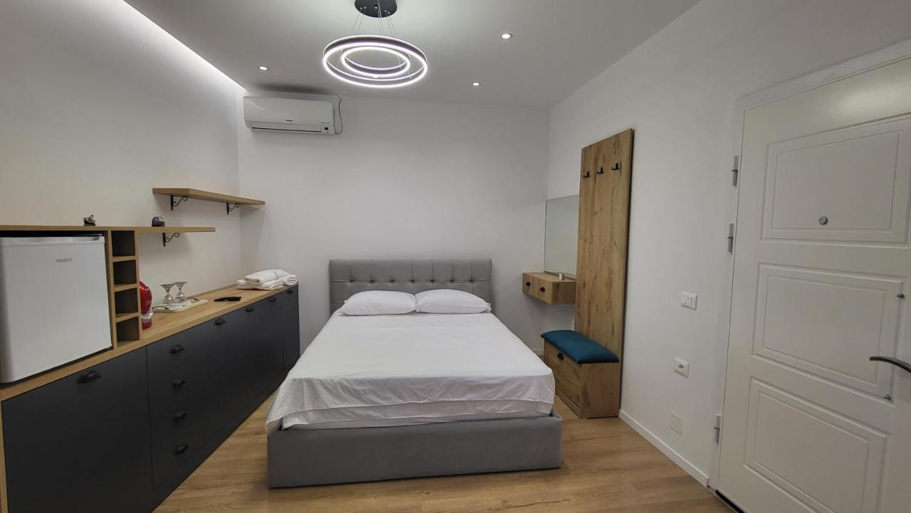 Karanxha'S Room Тирана Екстер'єр фото