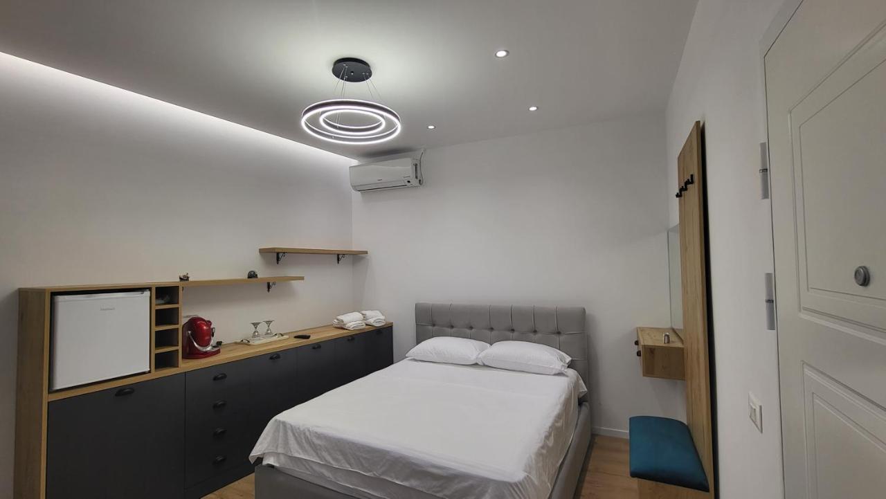 Karanxha'S Room Тирана Екстер'єр фото