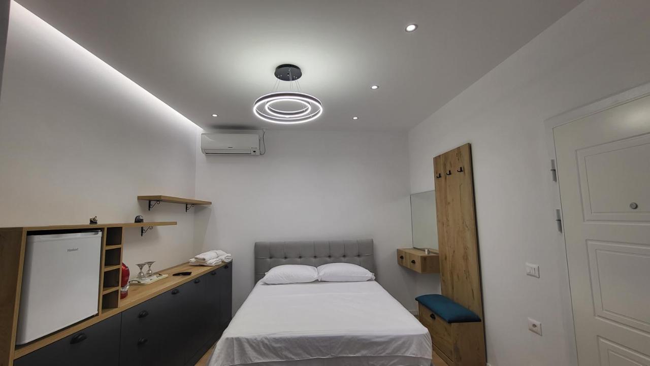 Karanxha'S Room Тирана Екстер'єр фото